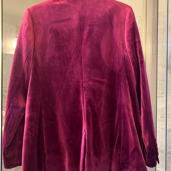 Express Women's Velvet Blazer - Picture 4 of 9